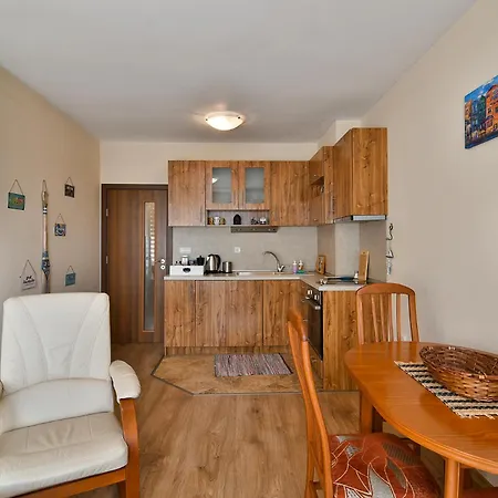 Apartment Area Retreat Ac & Wifi Varna